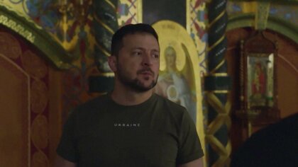 ゼレンスキー大統領　オデーサの大聖堂を視察　ロシア軍がミサイル攻撃