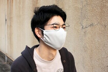 メガネが曇りにくいマスクを「靴工房」が開発…ピッタリ装着できる秘密には“靴職人の技術”があった