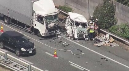 九州自動車道の7台衝突事故で1人死亡　トラック運転手の男（51）を逮捕　“安全確認不十分”で渋滞停止中の車に追突か　福岡