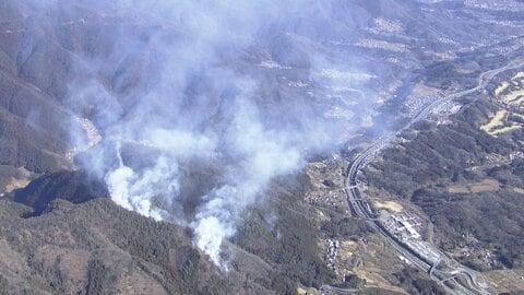 「こわくて寝られなかった」山梨県の山火事は発生から24時間経過も延焼続く…住宅から150メートルまで迫る　76世帯に避難指示