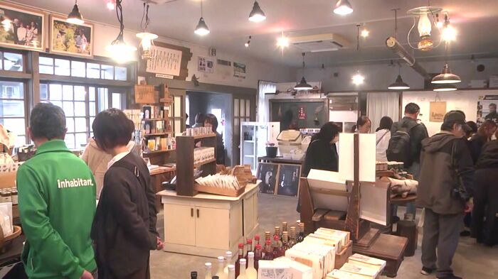 ドラマ「北の国から」などのグッズが並ぶ「富良野・ドラマ館」