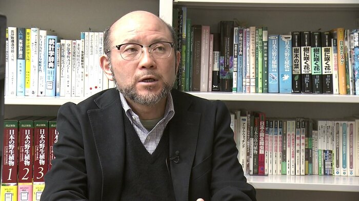 クマの生態を研究する秋田県立大学の星崎和彦教授