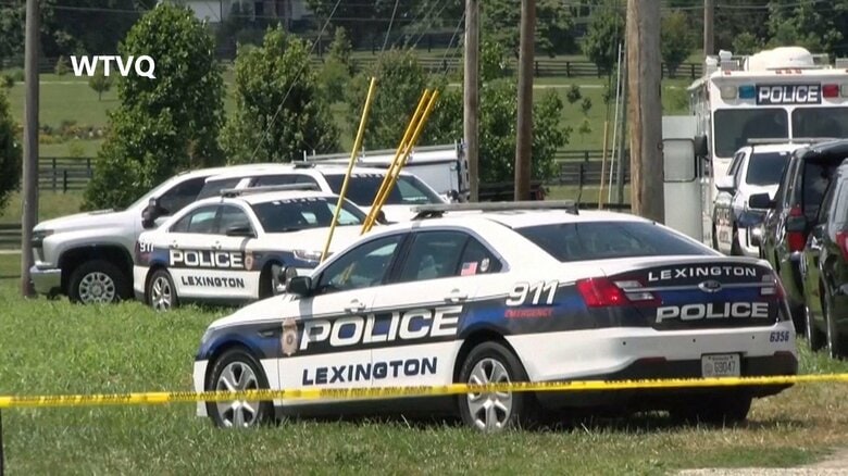 職務質問された男が発砲し逃走…カージャック後に教会で銃乱射　5人死傷、男は射殺　アメリカ・ケンタッキー州｜FNNプライムオンライン