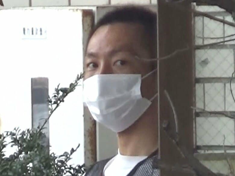 “机の下に小型カメラ”設置疑いの40歳小学校教師「10年以上前から盗撮」採用以降複数の学校で繰り返したか｜FNNプライムオンライン