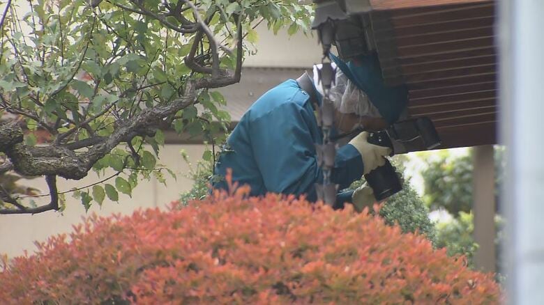 50代の母親を包丁で刺す 29歳の息子を殺人未遂の疑いで現行犯逮捕 2人の間にトラブルがあったか|FNNプライムオンライン