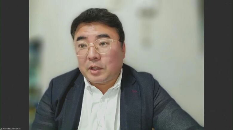 取材に応じるホシギ旅行社のチェ・ホシク代表