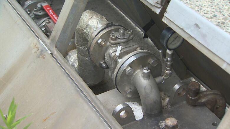 温泉をくみ上げるポンプ