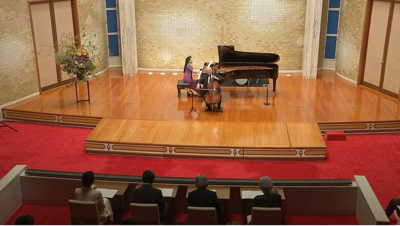 上皇ご夫妻は最前列で演奏を楽しまれた