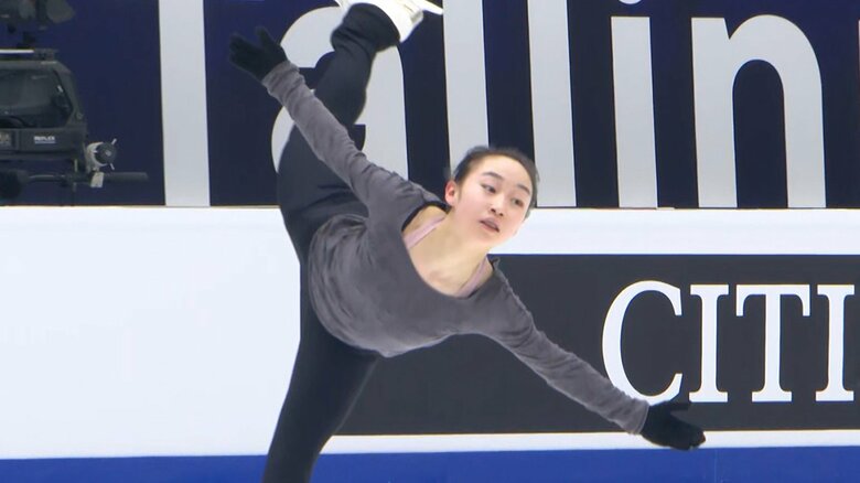 現地で練習をする松生理乃