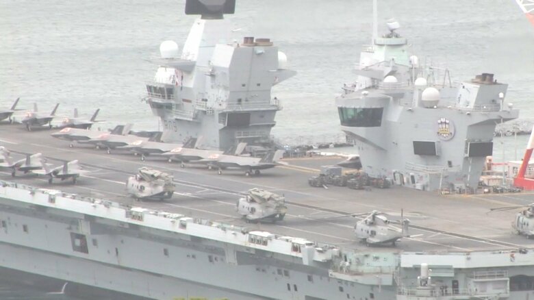 甲板上にF-35Bステルス戦闘機を搭載