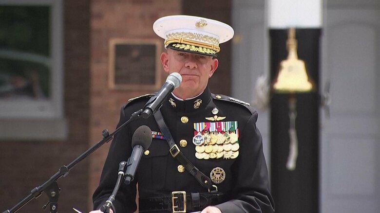 米軍海兵隊はデビッド・バーガー司令官が退任し、164年ぶりに司令官不在となった（7月10日）