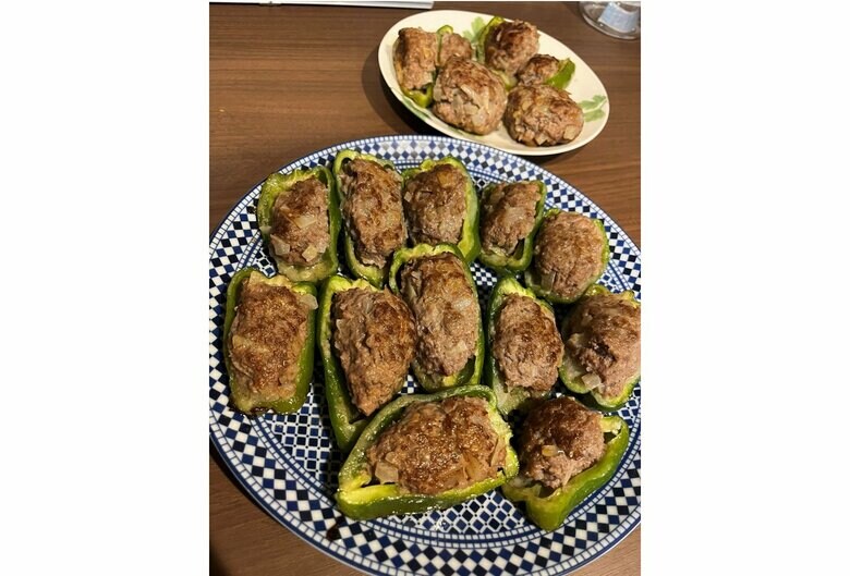 夜ごはんカレンダーを参考に作った「ピーマンの肉詰め」（提供：ニャロメさん）
