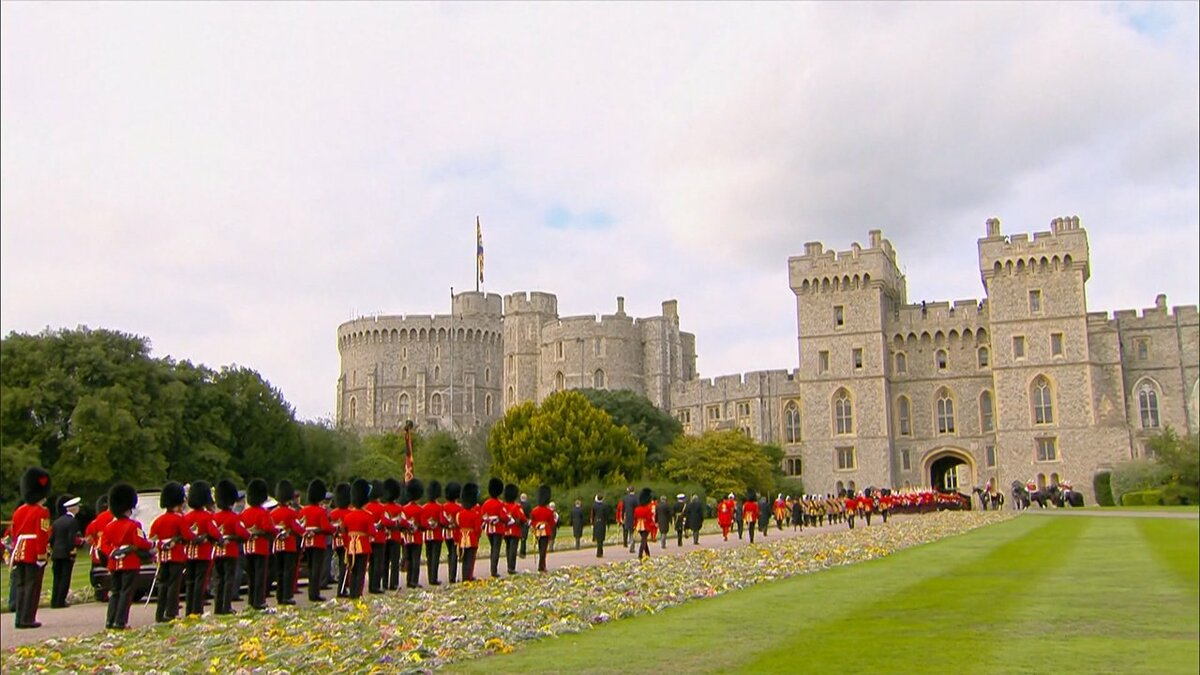 英 エリザベス女王国葬 800人参列 ウィンザー城に埋葬 Fnnプライムオンライン