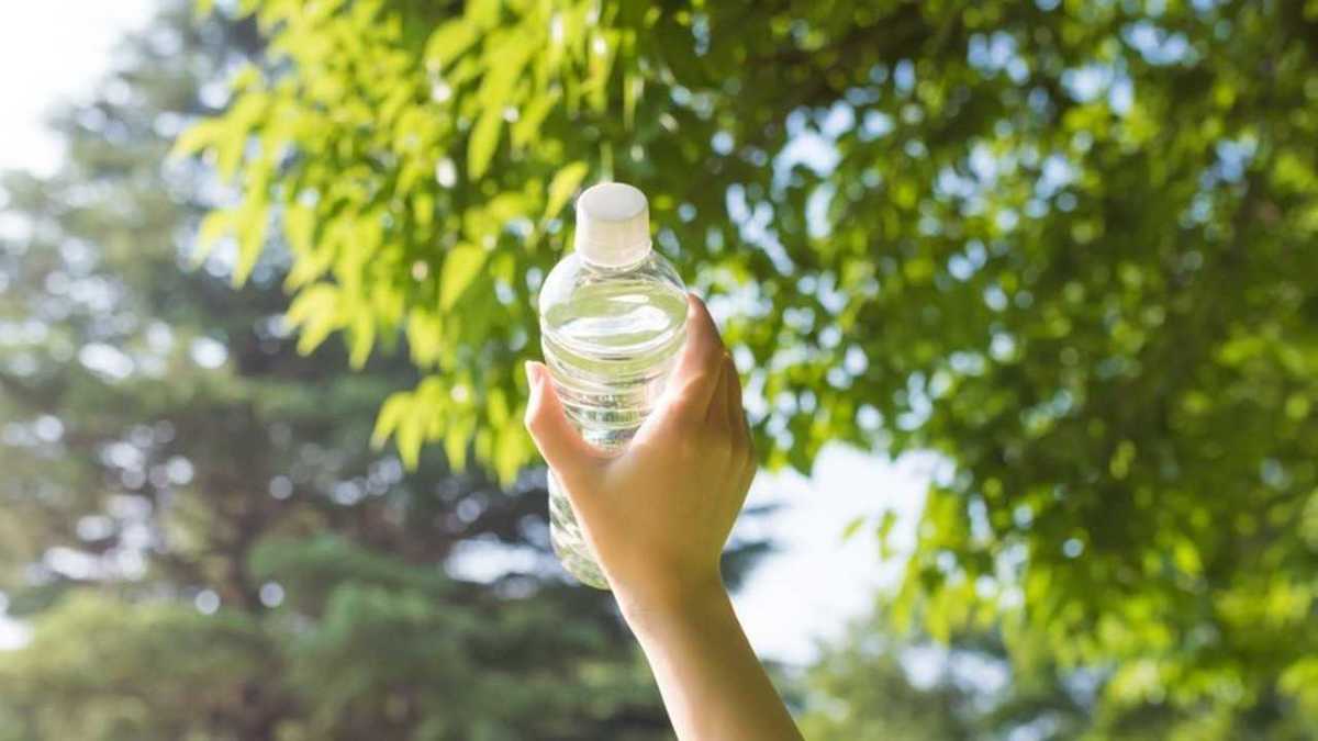 水なんて どれも一緒のはず なぜミネラルウォーターは新商品が出続ける 特集 その水 タダ の水 第1回