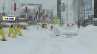 【中継】最強寒波再び…大雪警戒続く　北陸道で大型トラックが中央分離帯にぶつかるスリップ事故　通行止め影響で国道渋滞続く　富山・入善町