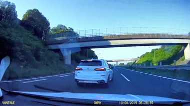 「停止させられた時点で既に“暴力沙汰”」もし、あおり運転の被害に遭ったら?対処法を聞いた