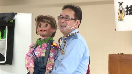 交通安全教室でお馴染み「腹話術」　ベテラン警察官が培ったノウハウ　若手警察官に伝授【島根発】