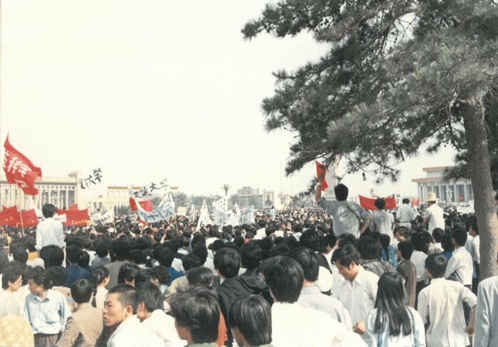 天安門広場に集まる人々 1989年5月 撮影:南隆 氏