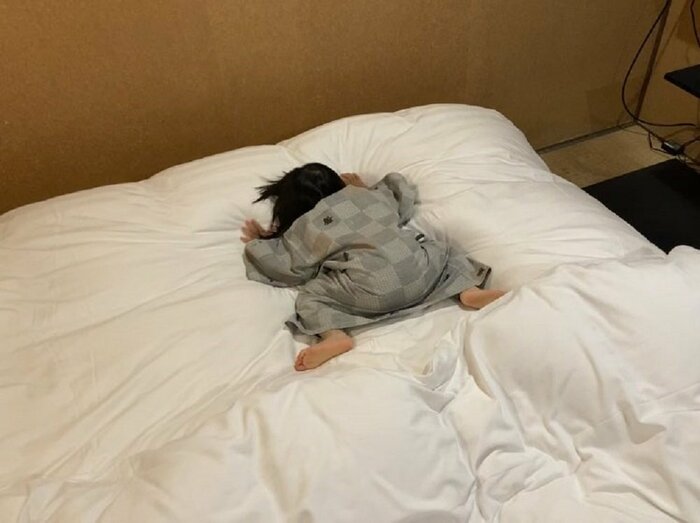 2歳4カ月の娘さんのかわいい寝姿