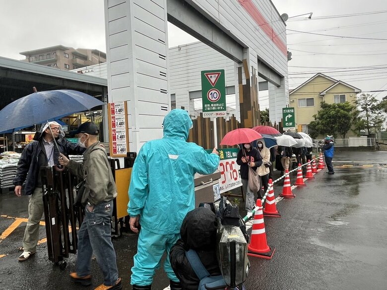 “アイリス備蓄米”に人殺到 仙台で店頭販売開始前に１００人以上 整理券は配布即終了｜FNNプライムオンライン
