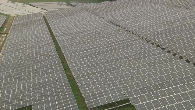 景観の悪化や土砂災害のリスク　太陽光パネルの廃棄問題も