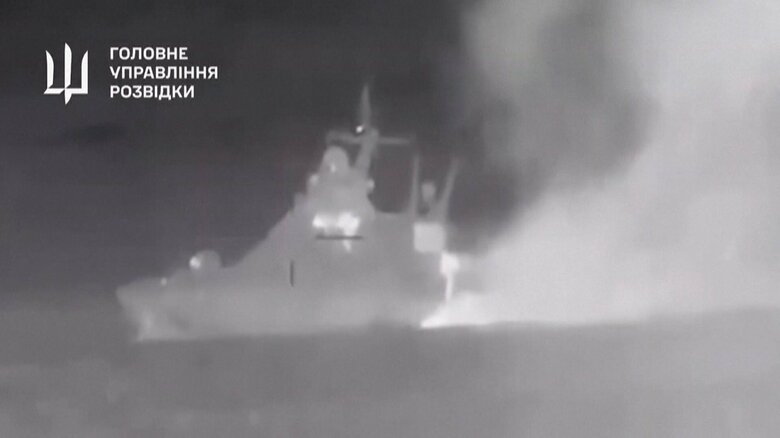 ウクライナ海軍無人攻撃艇マグラV5に体当たりされたロシア海軍黒海艦隊コルベット「セルゲイ・コトフ」。