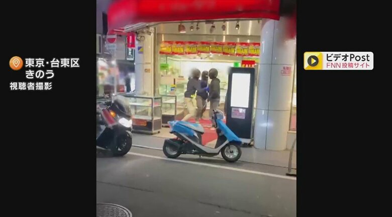 “さすまた”を持った従業員に抵抗され、慌てた様子の3人組の犯人