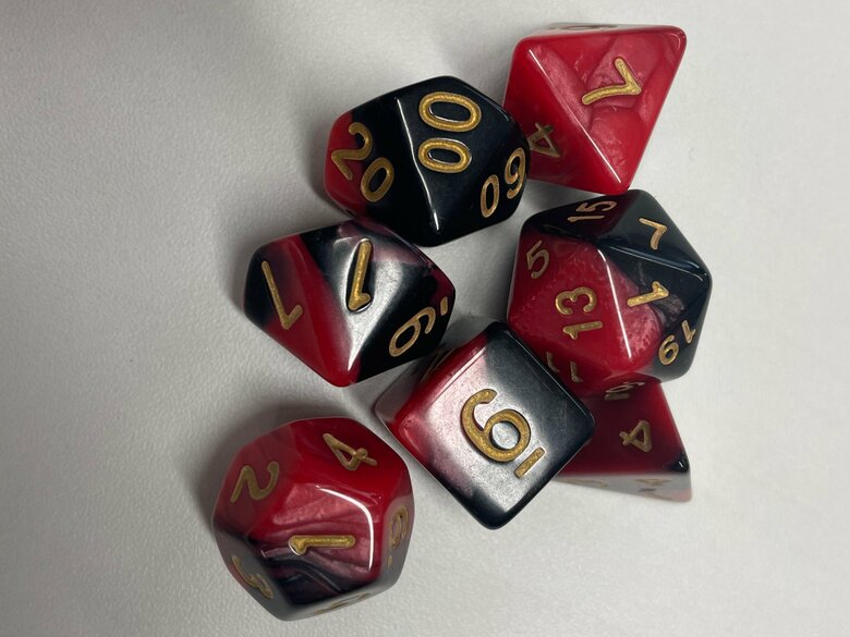 こういった多面体のサイコロを使って、自由な発想をしてもらうという