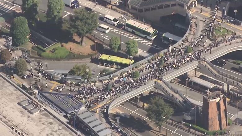 交通機関の混乱は、地震翌日まで続いた（画像は「イット！」10月8日放送分より）