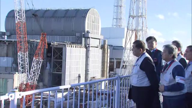福島第一原発を視察する石破首相