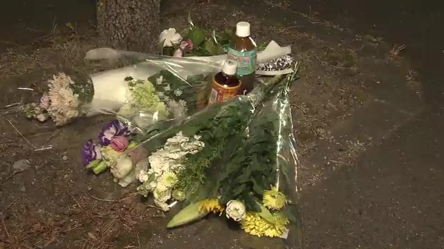 歩道にいた女性が犠牲に