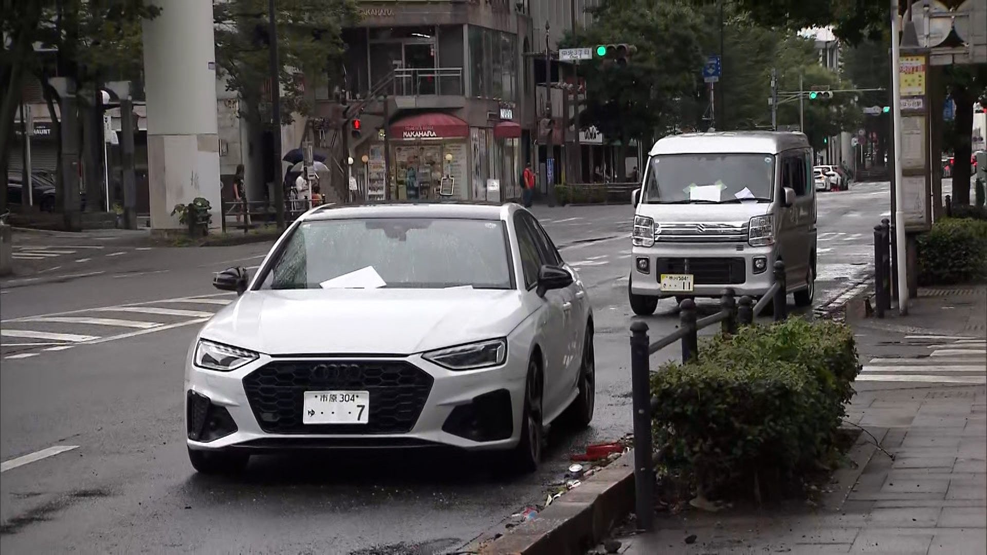 豪雨で放置車両2500台…撤去完了の見通し立たず　千葉市若葉区の川沿いに男性遺体　死者10人に