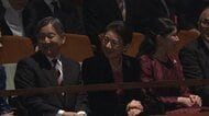 天皇ご一家が「くるみ割り人形」鑑賞　愛子さまはワインレッドの装いで舞台に感嘆「着地がとても静か」