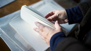 「図書館の本をセロハンテープで直してはいけません」注意喚起が話題…担当者に理由を聞いた