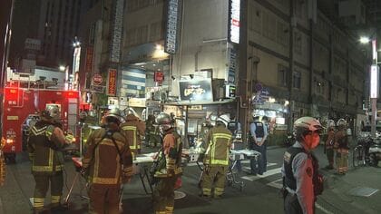 近くにコンロ…焼肉店でバーナーに使うガスボンベ爆発か「ドアが道の反対まで吹き飛んだ」居合わせた人が感じた“異変”
