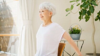 「3秒筋トレ」でシニアでも2カ月半で30％筋力アップ？基本の「椅子座り」と「かかと下ろし」のやり方を紹介