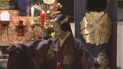 世阿弥ゆかりの正法寺で…3年ぶり「ろうそく能」上演　和泉式部を優美に舞う【新潟発】
