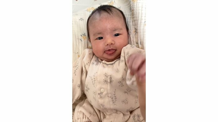 生後約1カ月、現在もペロペロ