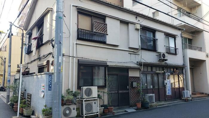 取り壊しが決まった建物(出典:レトロエンタープライズ)