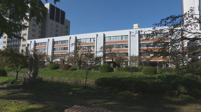 富山県教育委員会が入る県庁南別館