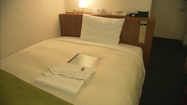 ◇禁煙セミダブルルーム・1室1名1万700円~・1室2名1万3700円~(消費税・サービス料込み)