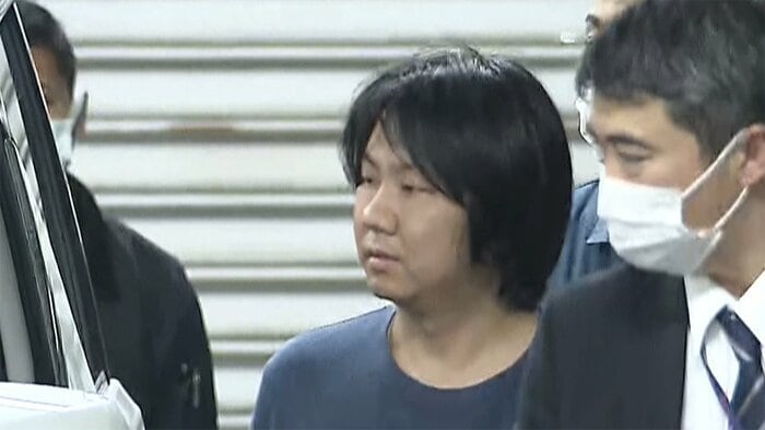 逮捕前にもかかわらず、容疑者宅をマスコミ各社が囲む事態に・・・。