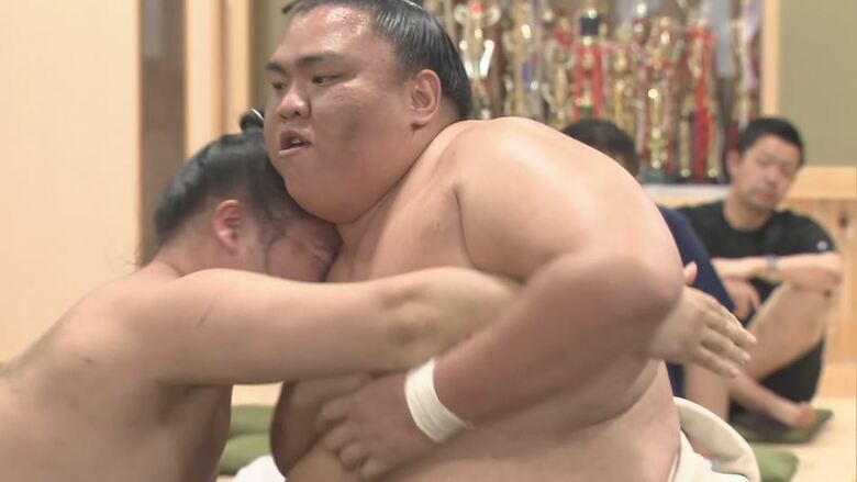 「御嶽海は貫禄がある」出羽海部屋の合宿を地元ファンが見守る　先場所は十両で勝ち越し「ふがいないところでやって悔しかった」名古屋場所での幕内復帰が有力｜FNNプライムオンライン