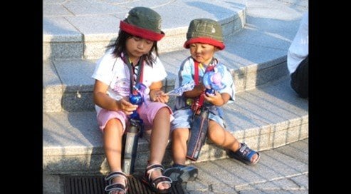 姉・AYANE(当時7歳)　 弟・Shigekix（当時3歳）