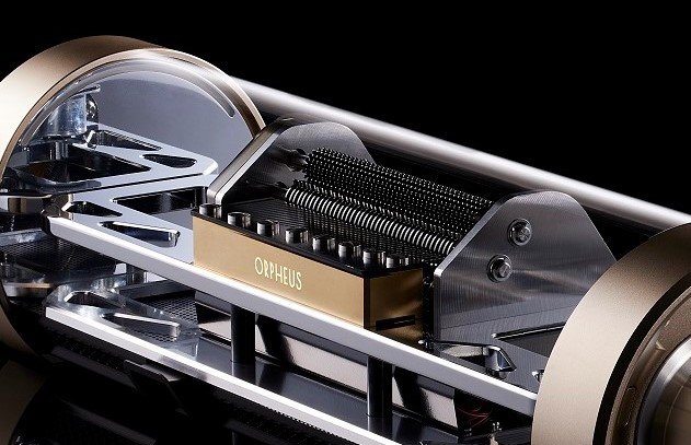 職人の手でひとつひとつ削り出され、調整される「櫛歯」（提供：日本電産サンキョー）