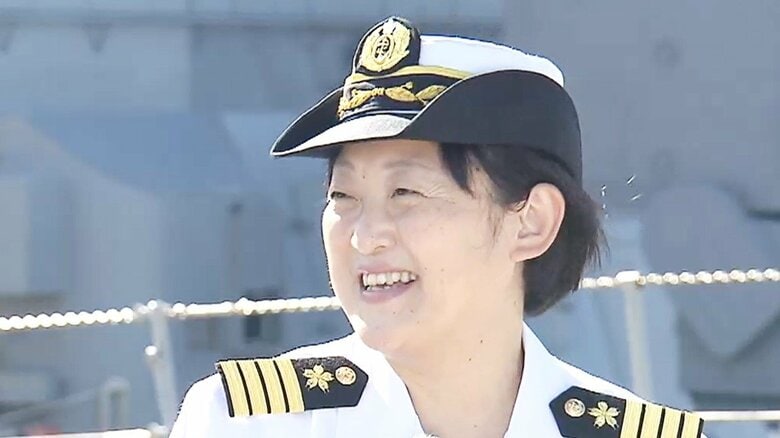 優しい笑顔でインタビューに応えて下さる小野1等海佐