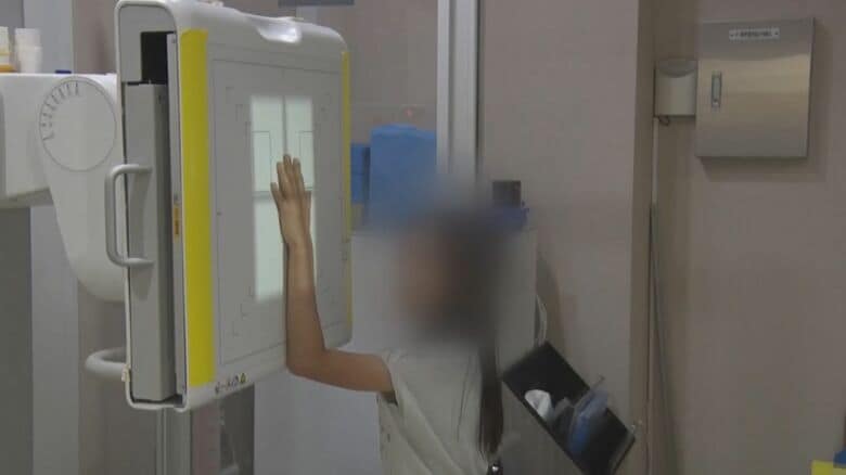 身長・体重測定のほかレントゲン撮影、染色体検査も行われた