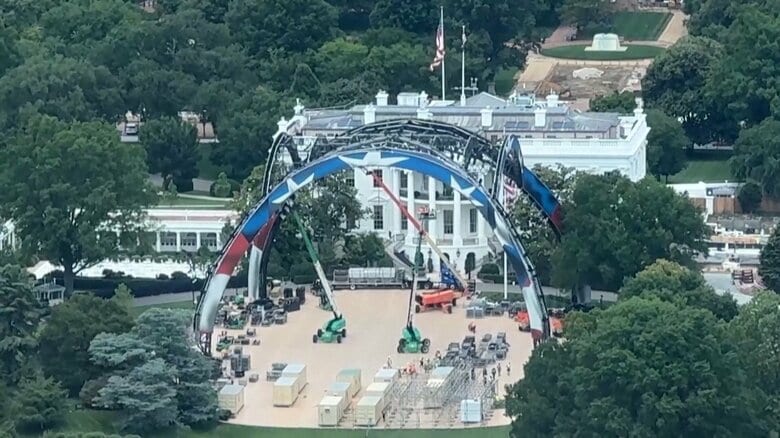 ホワイトハウスで開催される予定の米総合格闘技「UFC Freedom 250」の特設会場の建設も進む（2026年5月28日）