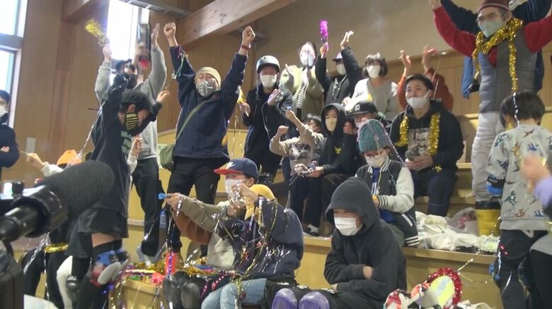 歓喜に湧く地元・村上市