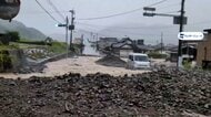 「石がゴロゴロ」記録的豪雨で道路に“大量の石”流れる　“周囲と比べて低い場所”は注意　福井・永平寺町